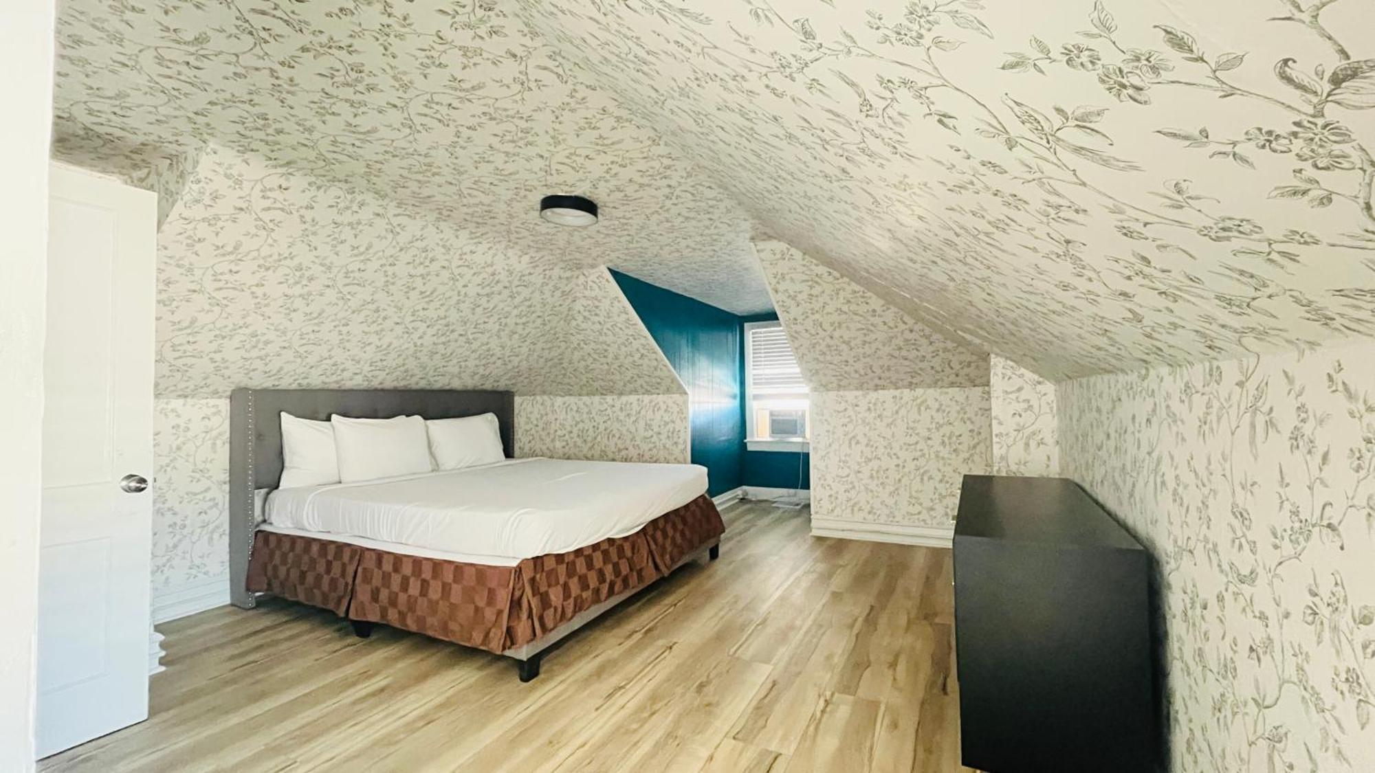 Motel The Vibes Hotel, Trademark Collection By Wyndham 2*