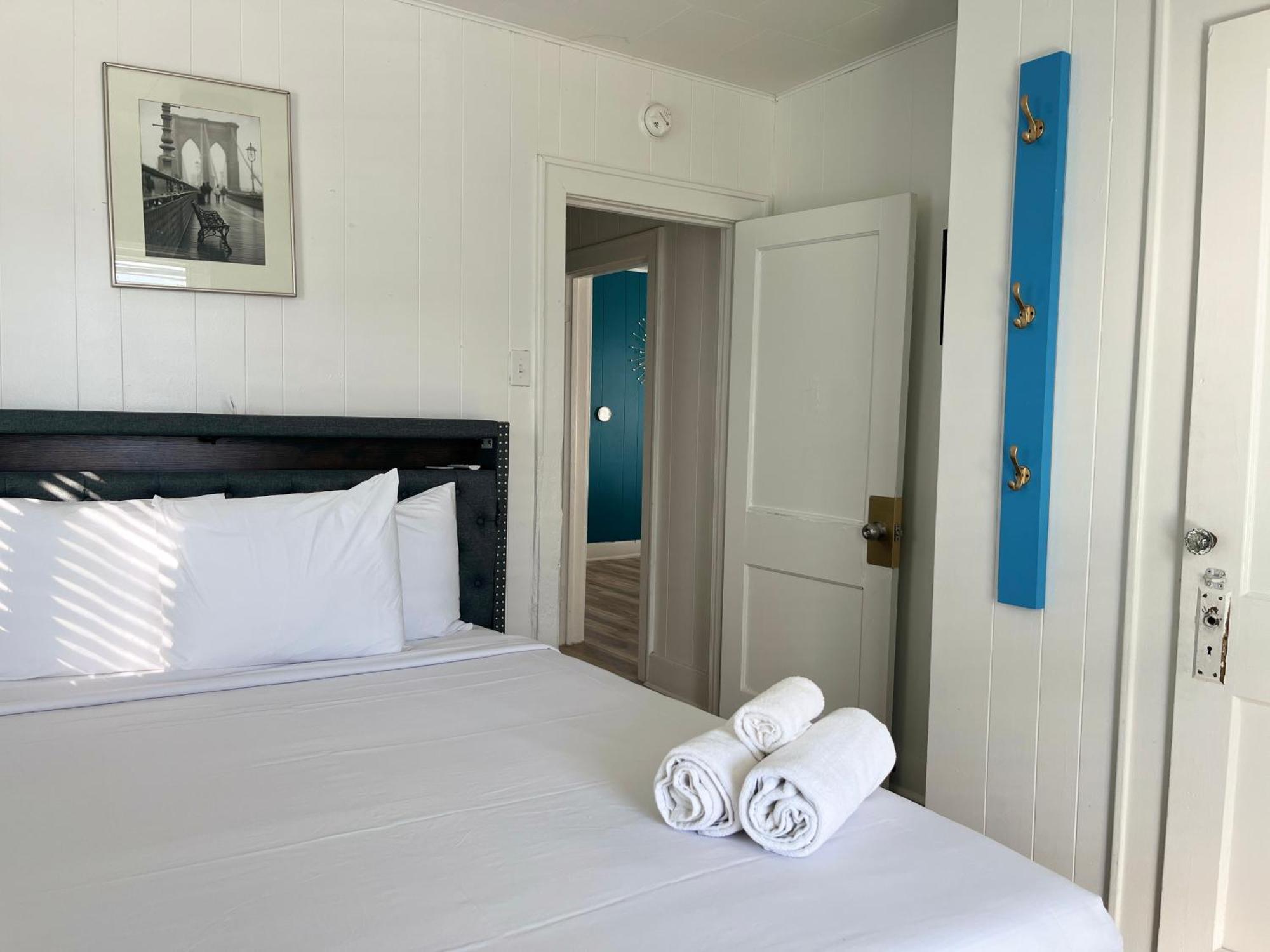 The Vibes Hotel, Trademark Collection By Wyndham 2*